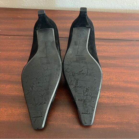 Stuart Weitzman Black Suede Heels w/ Ribbon Details. Sz 6. New w/ imperfections - Picture 7 of 12